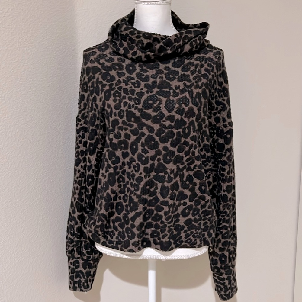 Evereve Sanctuary knit cowl neck top size M